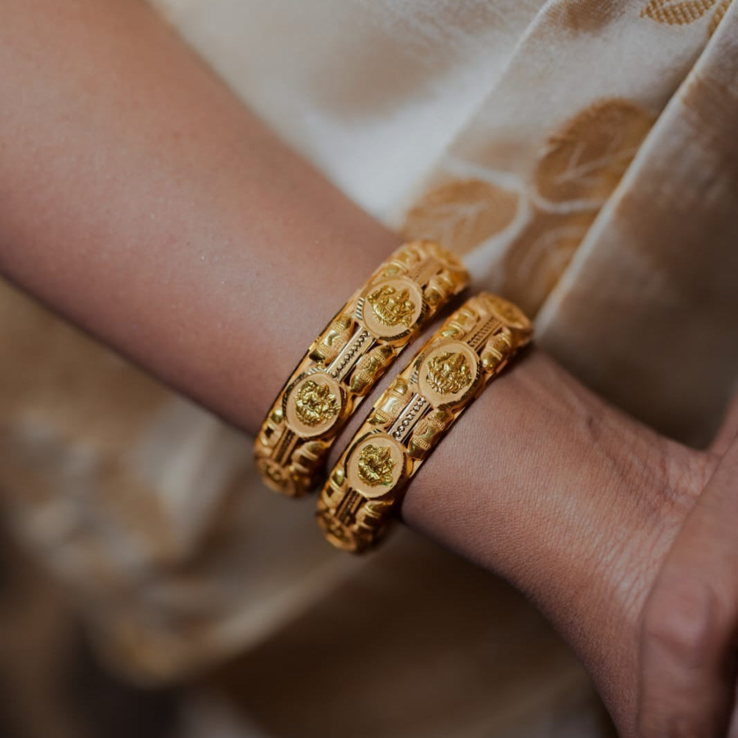 MOULDING BANGLE