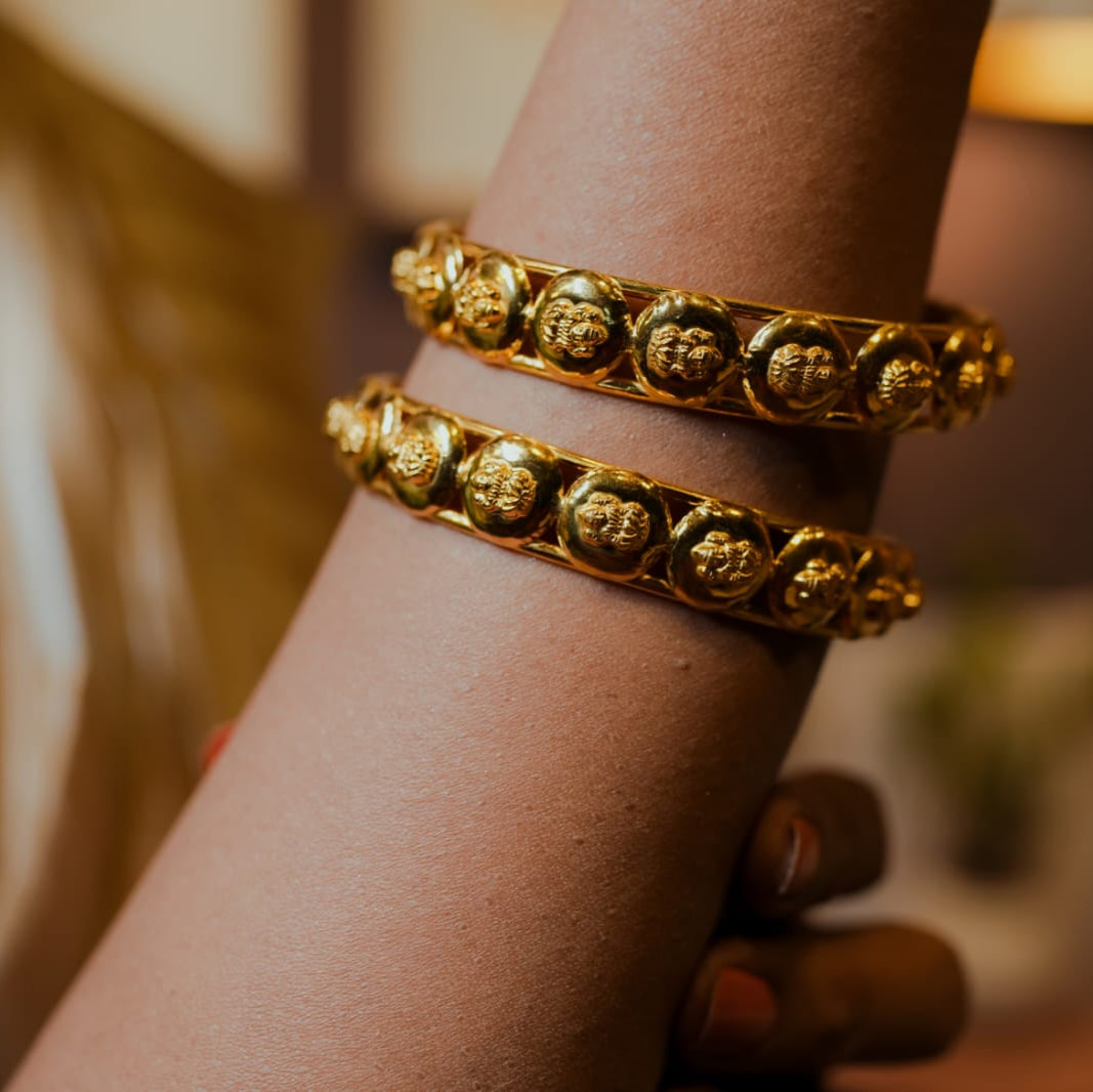 MOULDING BANGLE